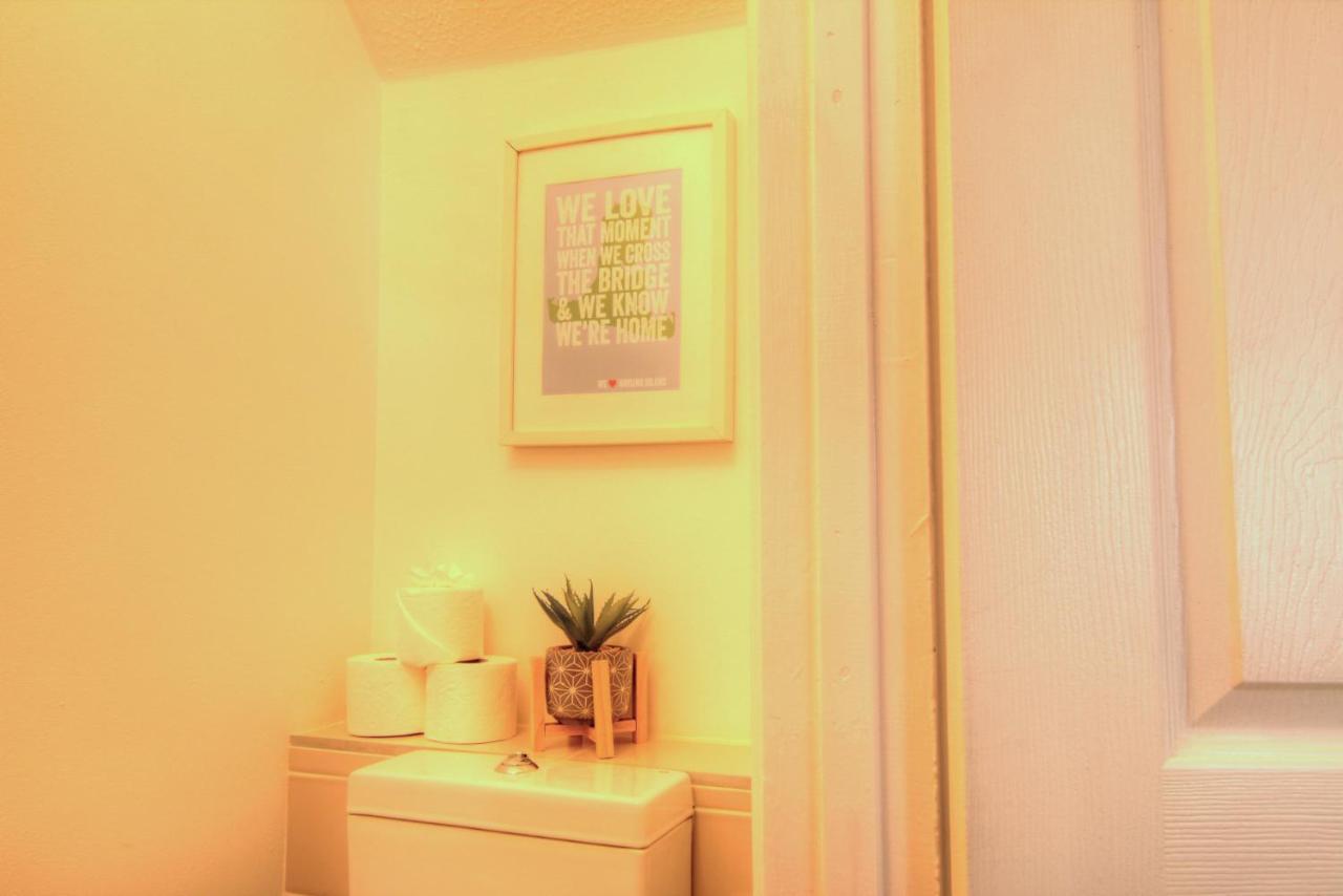 Pass The Keys Shore To Please - Sea Views And Beach Front Modern 1Bed Apt With Sofabed Portsmouth Extérieur photo
