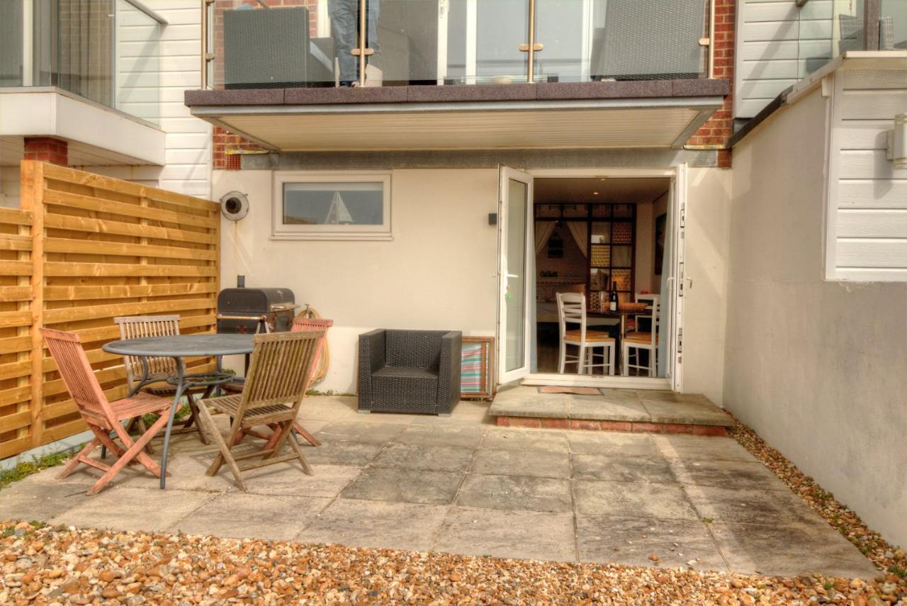Pass The Keys Shore To Please - Sea Views And Beach Front Modern 1Bed Apt With Sofabed Portsmouth Extérieur photo